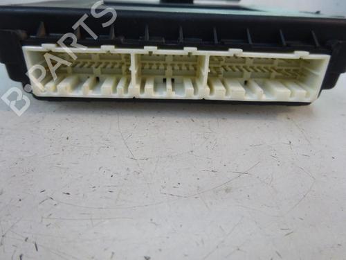 Used Fuse box Fuse box 11011573 11011573