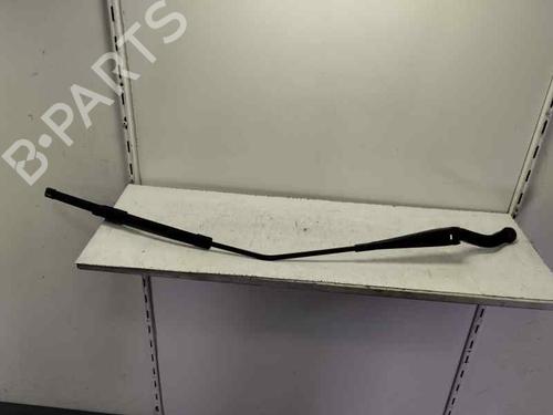 Used Front windshield wiper arm OPEL CORSA E (X15) 1.4 (08, 68) (90 hp) 26555600