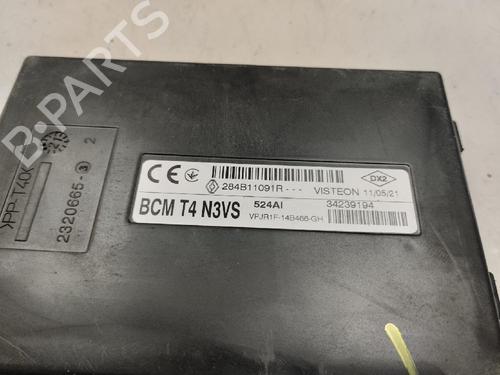 Used Fuse box DACIA DUSTER (HM_) 1.0 TCe 100 (HMMT) (101 hp) 18693396