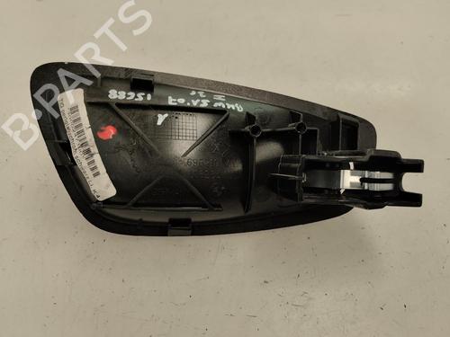 Used Front left interior door handle Front left interior door handle 15409943 15409943