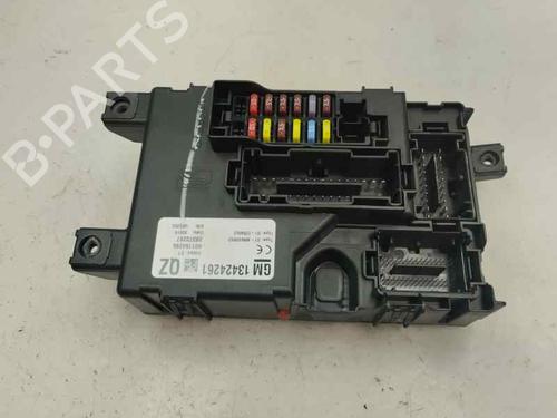Zekeringkast OPEL CORSA D (S07) 1.3 CDTI (L08, L68) (75 hp) 26555457