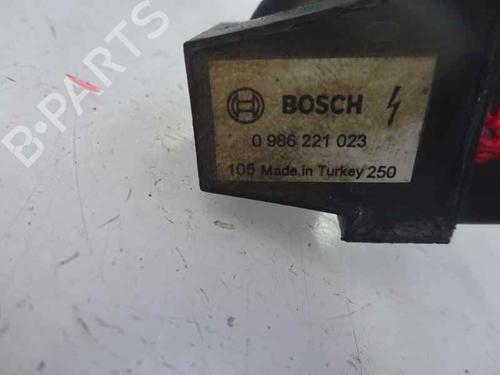 Used Ignition coil SEAT LEON (1M1) 1.6 16 V (105 hp) 6144164