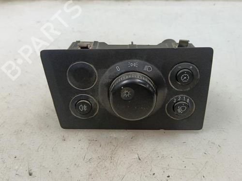 Used Headlight switch Headlight switch OPEL ZAFIRA / ZAFIRA FAMILY B (A05) 1.9 CDTI (M75) (100 hp) 35741996 35741996