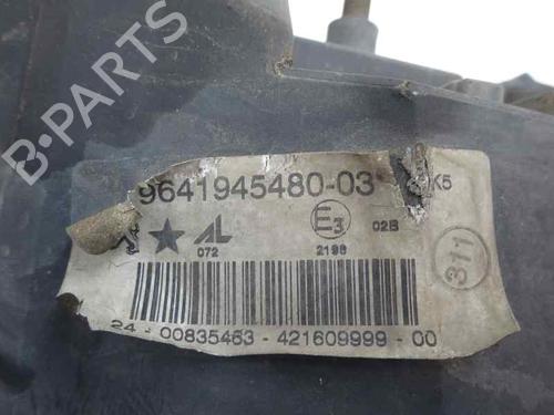 Used Right front fog light PEUGEOT 407 (6D_) 2.0 HDi 135 (6DRHRH, 6DRHRE, 6DRHRG, 6DRHRJ) (136 hp) 9073934