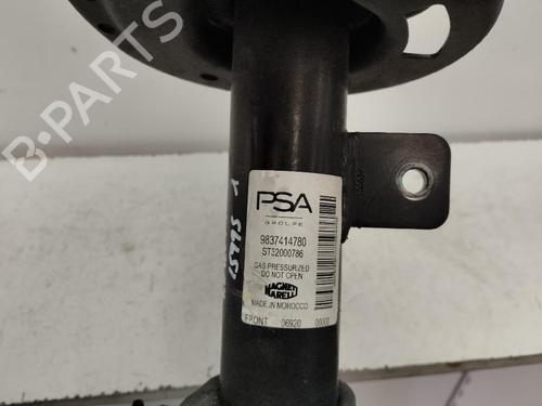 Used Right front shock absorber OPEL CORSA F (P2JO) 1.2 (68) (101 hp) 19483498