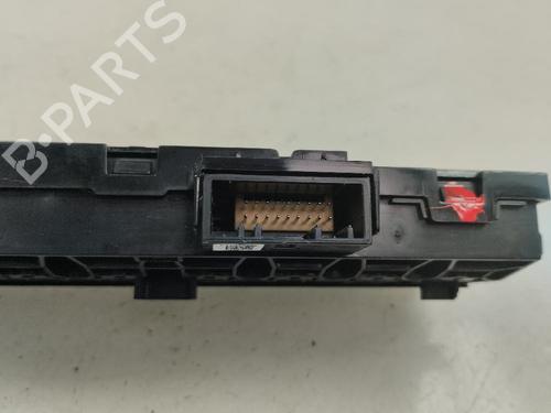 Used Warning switch RENAULT CLIO V (B7_) [2019-2025]  17573242