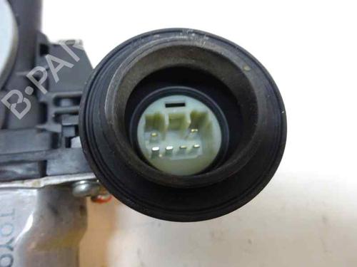 Used Front right window mechanism Front right window mechanism TOYOTA YARIS (_P9_) 1.4 D-4D (NLP90_, NLP90R) (90 hp) 1030390 1030390