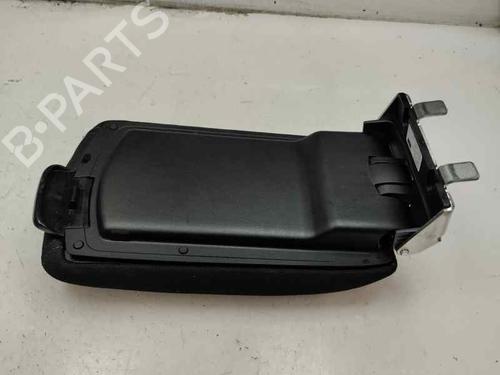 Used Armrest / Center console PEUGEOT 308 II (LB_, LP_, LW_, LH_, L3_) 1.2 THP 110 (110 hp) 30541273