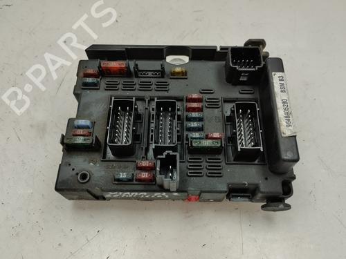 Used Fuse box CITROËN XSARA (N1) 2.0 HDi 109 (109 hp) 19924033