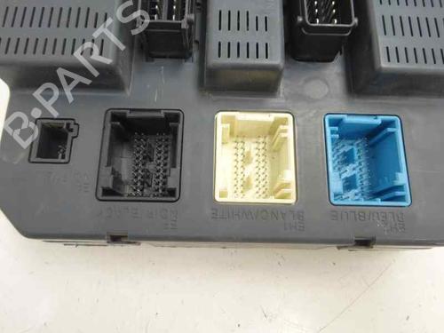 Used Fuse box Fuse box 10109299 10109299