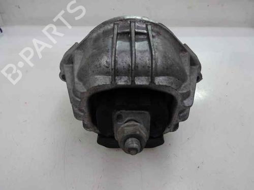 Used Engine mount Engine mount 8796923 8796923