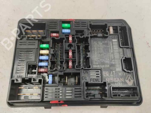 Used Fuse box RENAULT CLIO V (B7_) 1.5 Blue dCi 100 (B7AD) (101 hp) 26555982