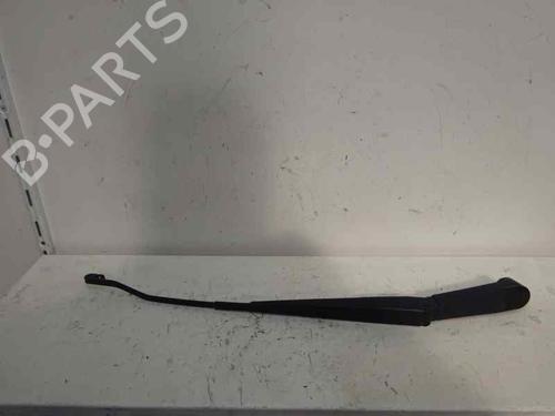 Used Front windshield wiper arm NISSAN NAVARA NP300 (D40) 2.5 dCi 4WD (171 hp) 4695489