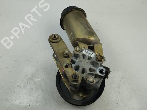 Used Steering pump TOYOTA YARIS (_P9_) 1.4 D-4D (NLP90_, NLP90R) (90 hp) 17812917