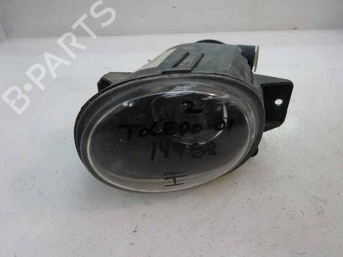 Used Left front fog light Left front fog light 9174734 9174734