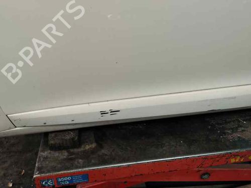 Used Left front door Left front door 23425673 23425673