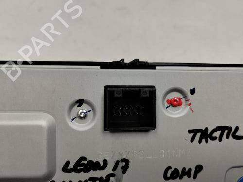 Used Display monitor SEAT LEON (5F1) [2012-2021]  21271226