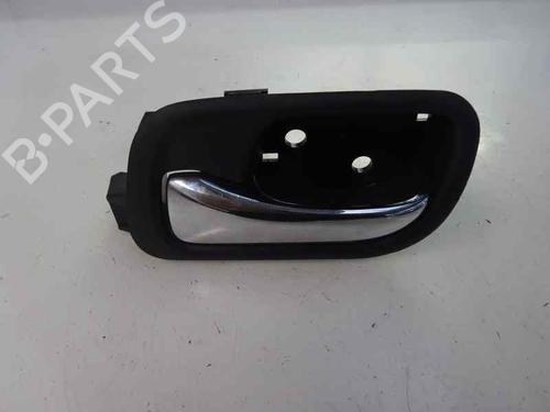 Used Front left interior door handle Front left interior door handle 8302026 8302026