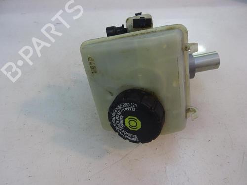 Used Brake master cylinder OPEL ZAFIRA / ZAFIRA FAMILY B (A05) 1.9 CDTI (M75) (120 hp) 10523851