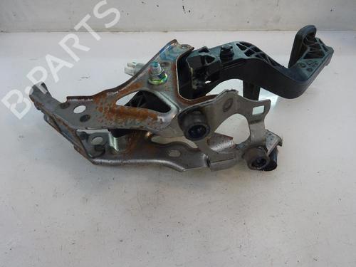 Pédale d'embrayage TOYOTA YARIS (_P9_) 1.0 VVT-i (KSP90_, KSP90R) (69 hp) 11493942