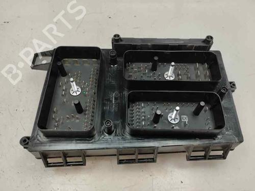 Used Fuse box Fuse box 22199412 22199412