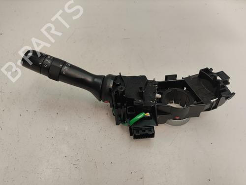 Used Headlight switch TOYOTA YARIS (_P13_) 1.5 Hybrid (NHP130_, NHP130) (101 hp) 19483130