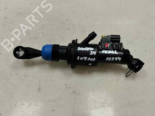 Used Clutch slave cylinder Clutch slave cylinder 35740013 35740013