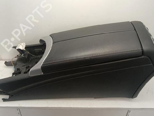 Used Armrest / Center console Armrest / Center console 39492166 39492166