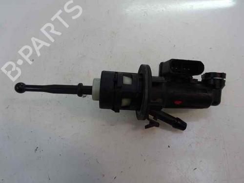 Clutch slave cylinder SEAT LEON (1P1) 1.6 TDI 1K0 | 721 | 388 | AE | 2011 | 1