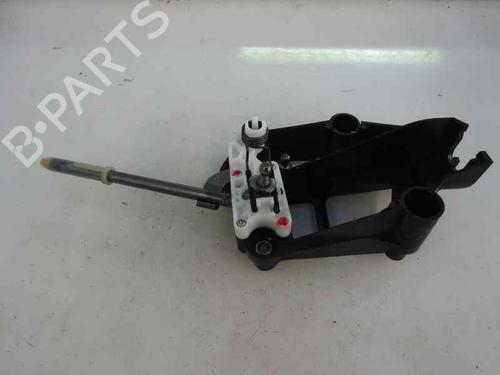 Used Gear lever Gear lever CITROËN C3 Picasso (SH_) 1.4 VTi 95 (SH8FSC, SH8FP0, SH8FP6) (95 hp) 10496453 10496453