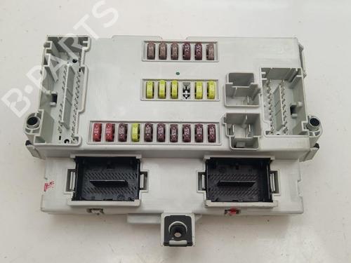 Used Fuse box Fuse box 35745681 35745681
