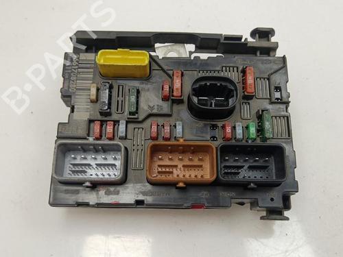 Used Fuse box Fuse box PEUGEOT 307 (3A/C) 1.6 HDi (90 hp) 35744270 35744270