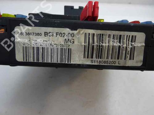 Used Fuse box Fuse box 9250406 9250406