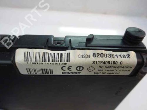 Sikringsdose RENAULT SCÉNIC II (JM0/1_) 1.5 dCi (JM1E, JM16) (106 hp) 9545322