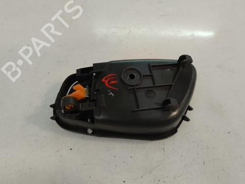 Used Front right interior door handle Front right interior door handle 17096819 17096819