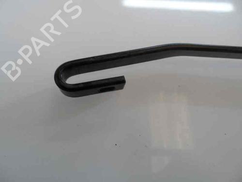 Used Front windshield wiper arm DACIA SANDERO 1.5 dCi (68 hp) 3469132