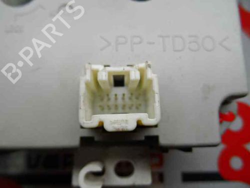 AC Styreenhet / Manøvreringsenhet MAZDA 6 Hatchback (GG) 2.0 DI (GG14) (136 hp) 358219