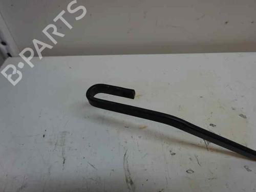 Used Front windshield wiper arm NISSAN JUKE (F15) 1.5 dCi (110 hp) 3469107