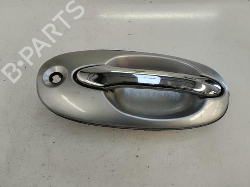 Używane Klamka zewnętrzna drzwi przednich prawych KIA CARNIVAL II (GQ) 2.5 V6 (150 hp) 16909578