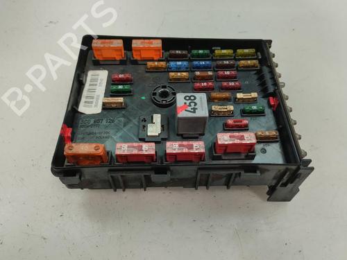 Used Fuse box Fuse box VW PASSAT B6 (3C2) 2.0 TDI 16V (140 hp) 18135035 18135035