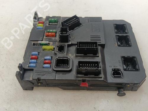 Used Fuse box Fuse box 35742988 35742988
