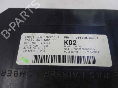 Used Fuse box PEUGEOT 307 (3A/C) 2.0 HDi 90 (90 hp) 5219488