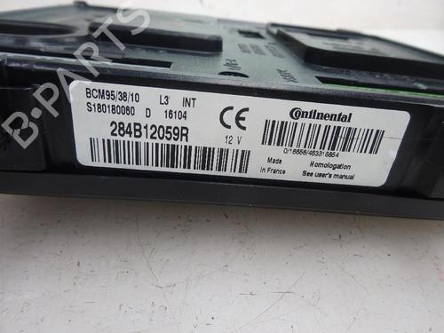 Boîte à Fusibles RENAULT GRAND SCÉNIC III (JZ0/1_) 1.5 dCi (JZ09, JZ0D, JZ10, JZ14, JZ1G, JZ29, JZ2C) (110 hp) 10955063