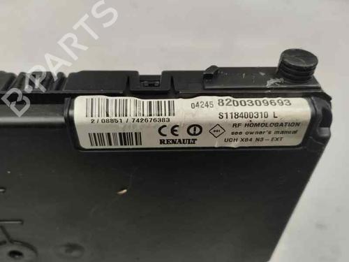 Used Fuse box RENAULT GRAND SCÉNIC II (JM0/1_) 1.9 dCi (JM0G, JM12, JM1G, JM2C) (120 hp) 25914425