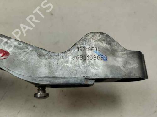 Support PEUGEOT 2008 I (CU_) 1.2 THP 110 / PureTech 110 | BP31826802C155