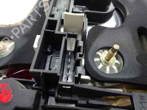 Venstre baglygte bagklap VW TOUAREG (7LA, 7L6, 7L7) 5.0 V10 TDI (313 hp) 6980804