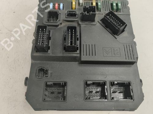 Used Fuse box Fuse box 13518638 13518638