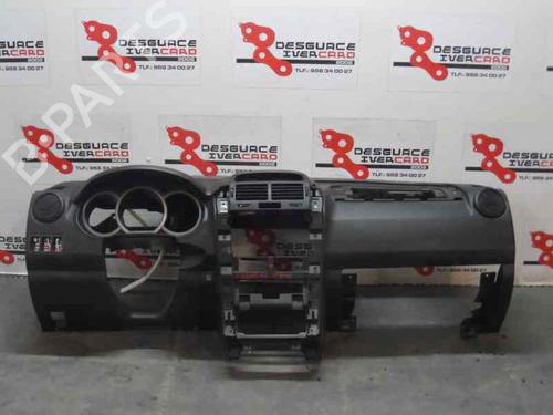 Used Dashboard Dashboard SUZUKI GRAND VITARA II (JT, TE, TD) 1.9 DDiS All-wheel Drive (JT419, TD44, JB419WD, JB419XD,... (129 hp) 2590730 2590730