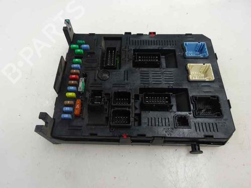 Used Fuse box Fuse box 7858456 7858456