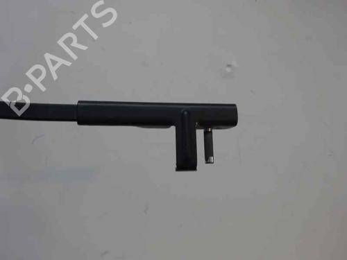 Used Front windshield wiper arm VW JETTA III (1K2) 1.9 TDI (105 hp) 3468954